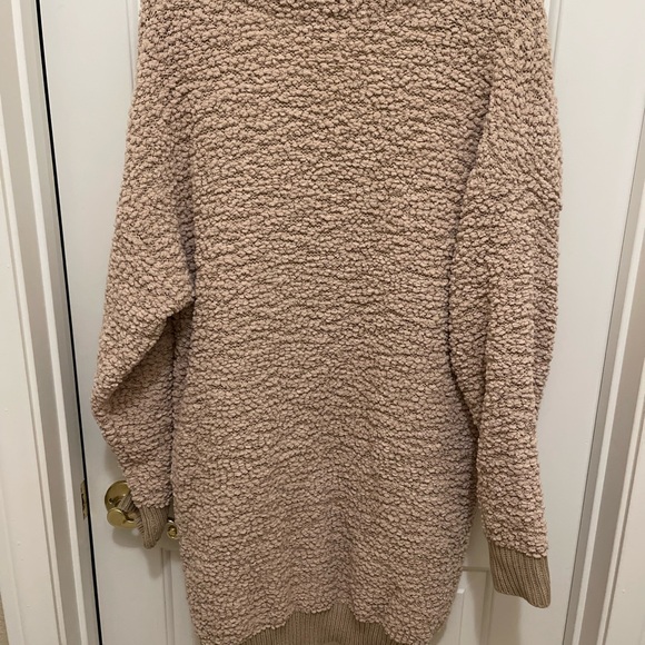 Oversized Cardigan - Picture 2 of 3